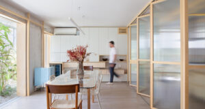 Crafting the Tatuí Apartment: A Fusion of Nature and Japanese Architecture