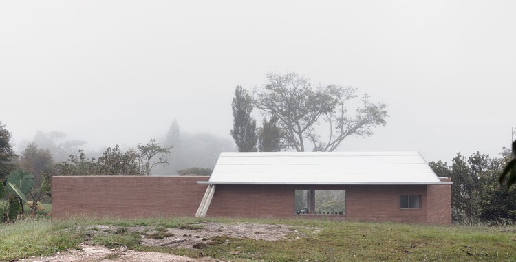 Blending Home and Studio: The Ocarina House in Colombia